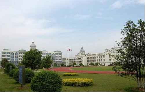 校園環(huán)境